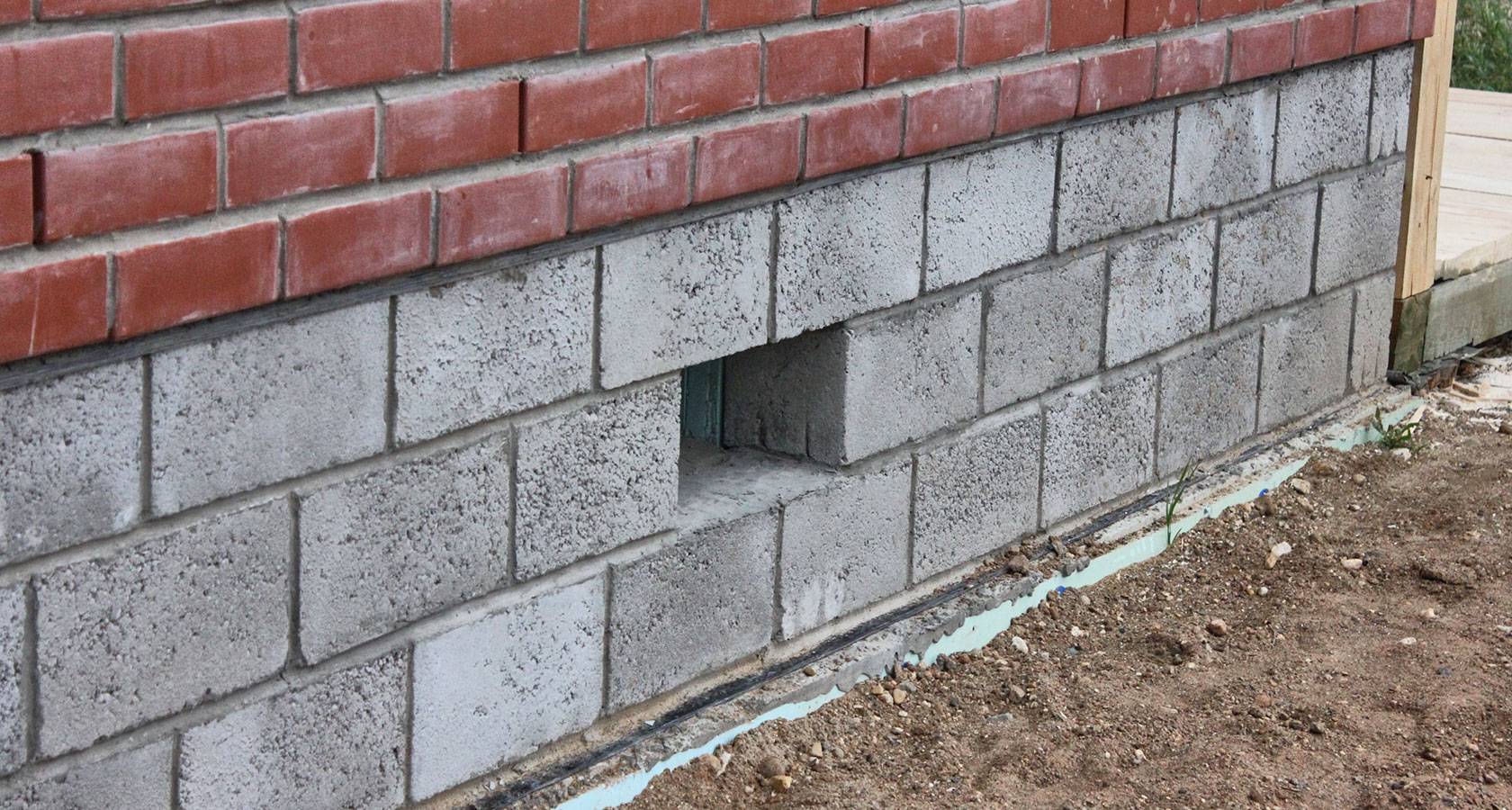 Фундамент для дома из керамзитобетонных блоков: правила монтажа
