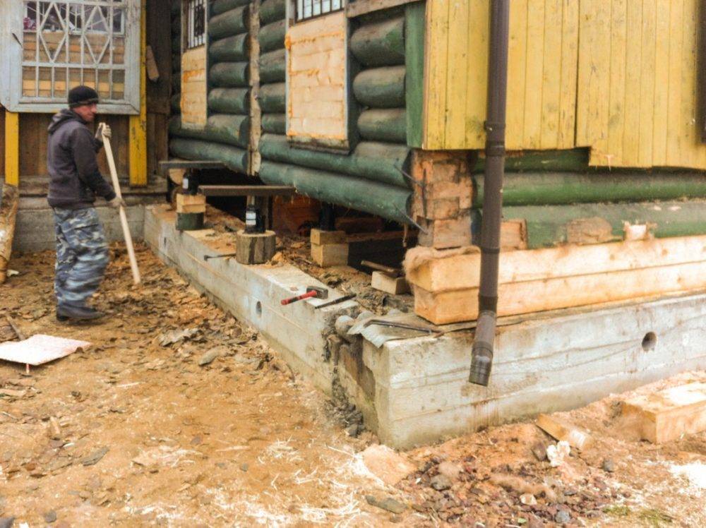 Деформации и замена фундамента деревянного дома