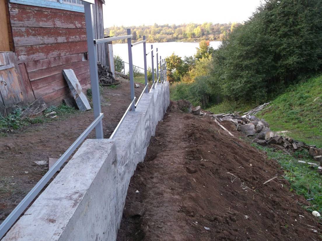 Как сделать подпорную стенку из бетона