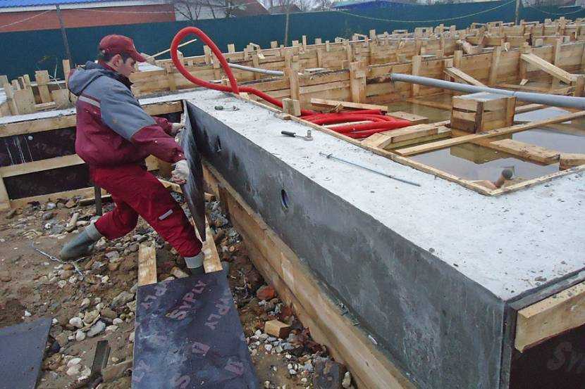 Через сколько можно снимать опалубку после заливки бетона для забора - строим сами