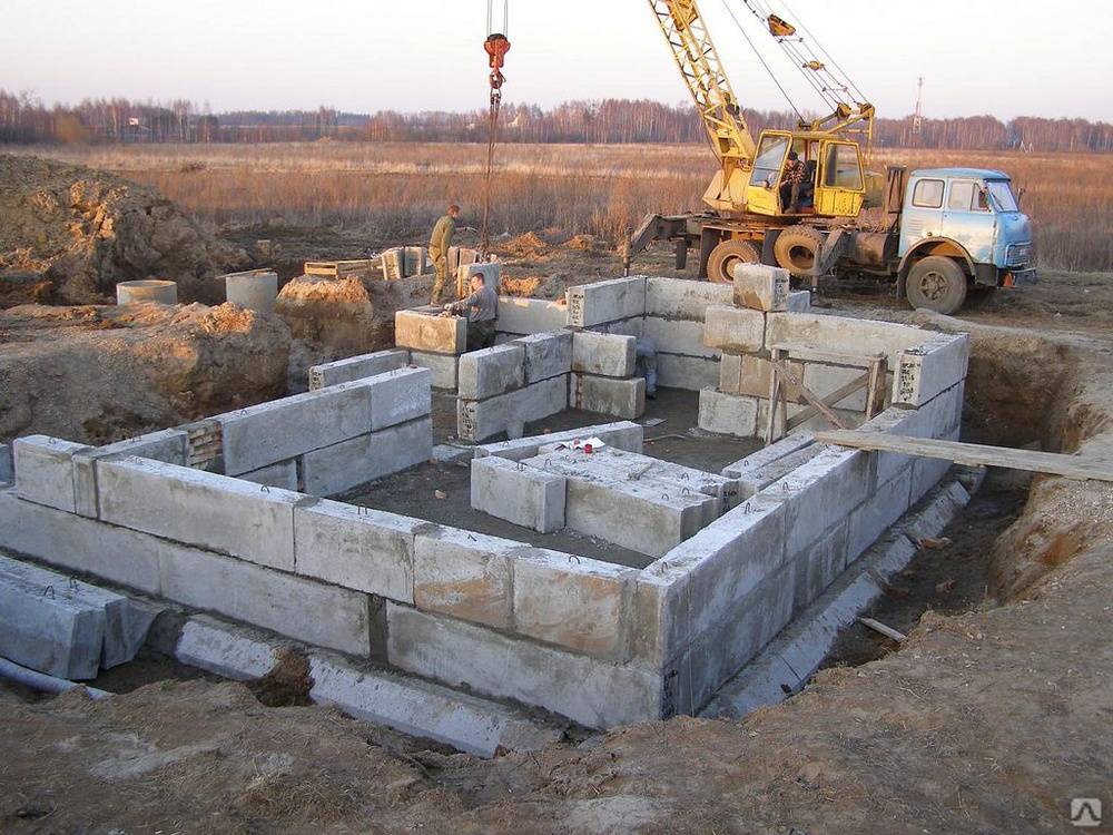 Фундаментный блок - экономичный способ заложить основы здания | zastpoyka.ru