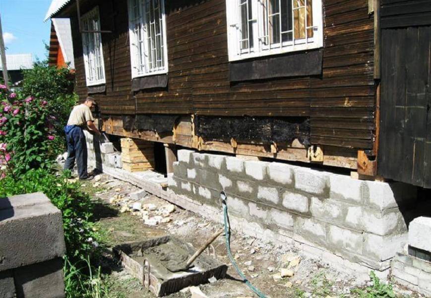 Ремонт фундамента для деревянного дома