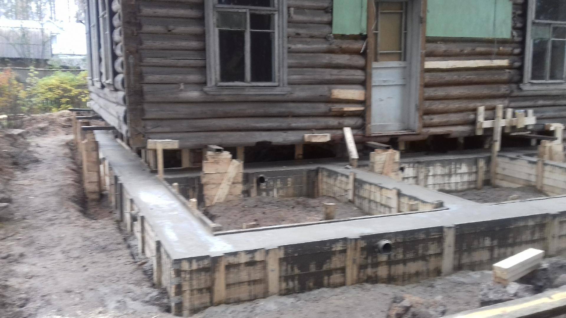 Ремонт фундамента старого деревянного дома своими руками - инструкция, схемы